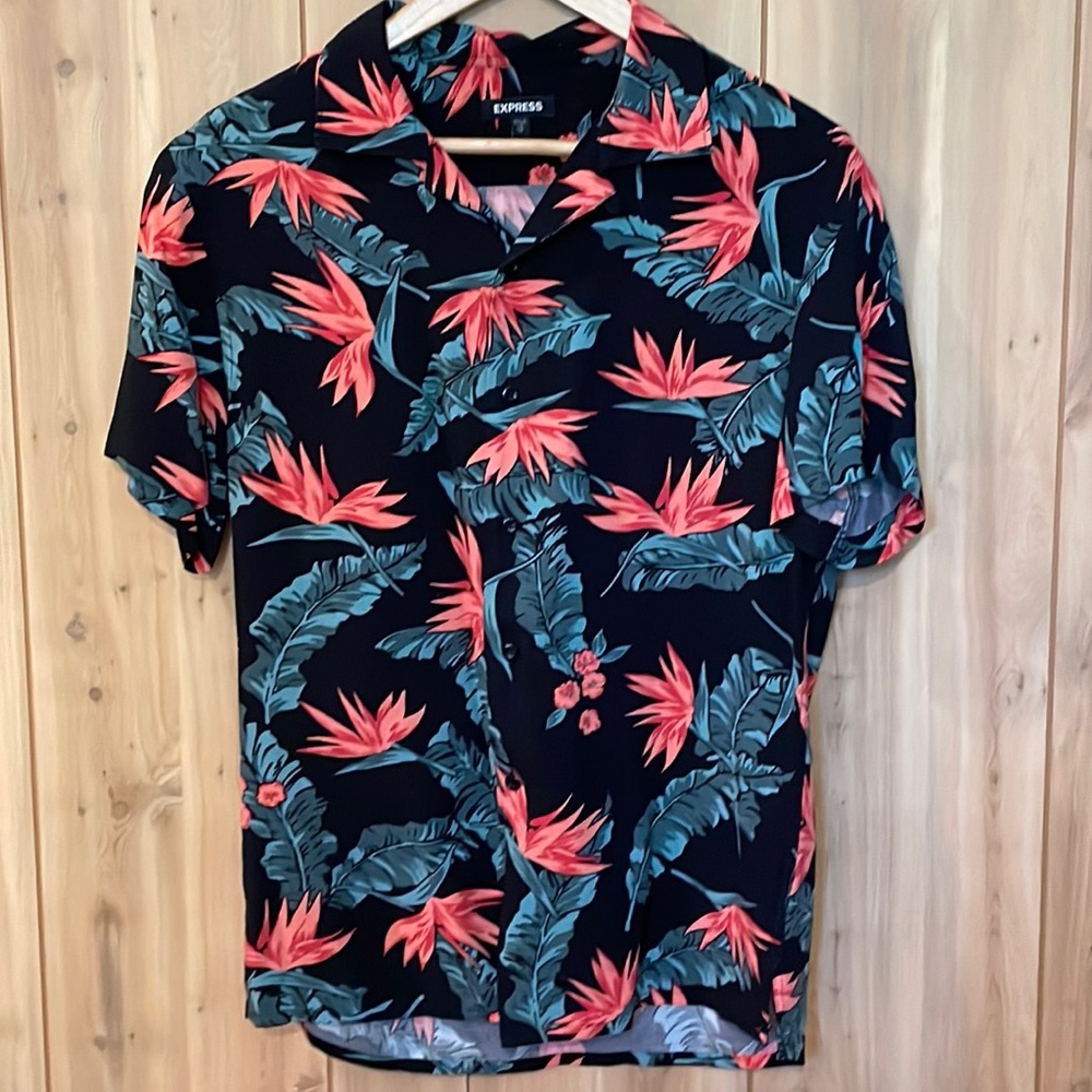 Express Men’s Black Floral Rayon Short Sleeve Shirt